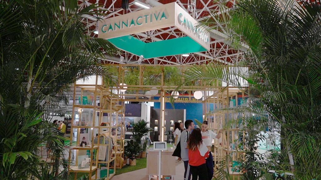 Cannactiva stand op de CBD hennepbeurs