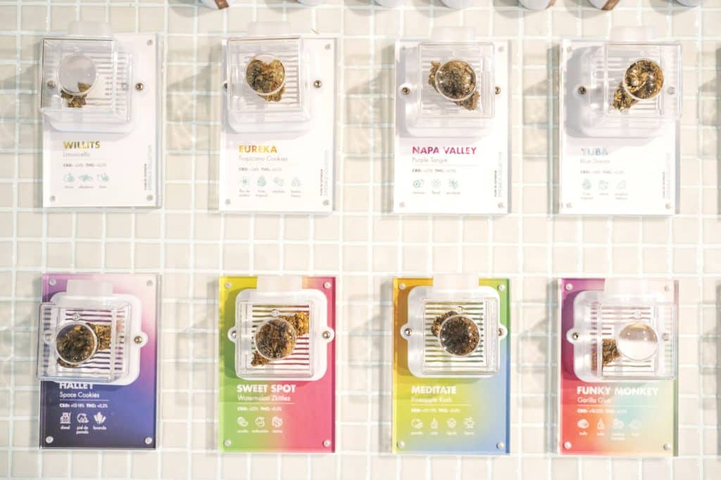 Présentoir de fleurs CBD de Cannactiva